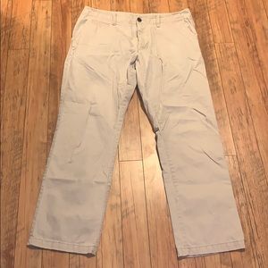 Men’s Old Navy khakis